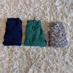 Latched Mama Women's Sweatshirt & Hoodie Bundle - Navy, Green, Floral Gray